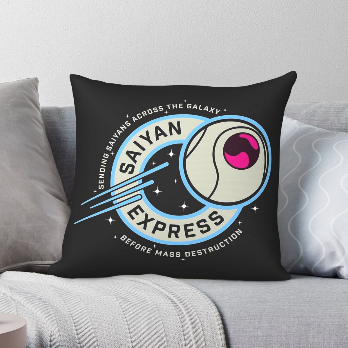 Home Decor Express - Federa per cuscino Saiyan Express Badge
