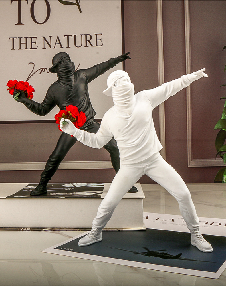 Banksy Still Flower Decoration - Abstract Sculpture Resin recensione e prezzo
